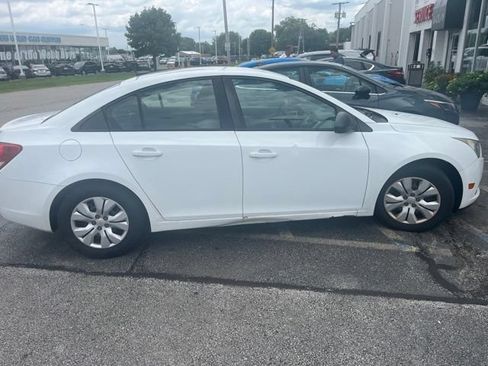 Used 2013 Chevrolet Cruze LS FWD image 5
