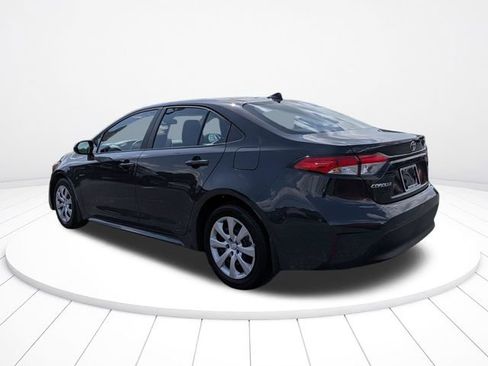 Used 2026 Toyota Corolla LE FWD image 5