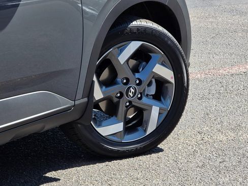 New 2025 Hyundai Venue SEL image 8