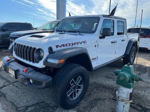 Used 2026 Jeep Gladiator Mojave AWD/4WD image 1