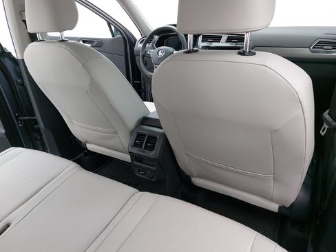 Used 2020 Volkswagen Tiguan SEL w/ 3rd Row Seat Package AWD/4WD image 13