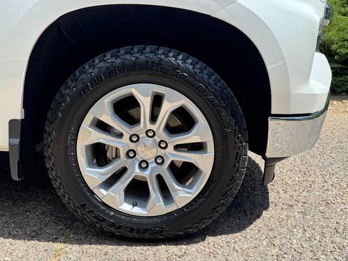 Used 2024 Chevrolet Silverado 1500 LTZ AWD/4WD image 4