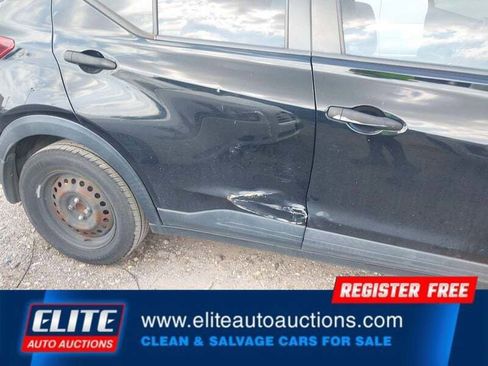 Used 2020 Nissan Kicks S FWD image 12