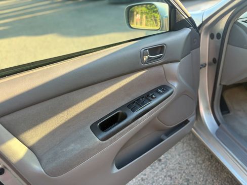 Used 2006 Toyota Camry XLE FWD image 38