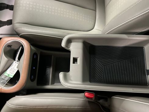 Used 2024 Hyundai Ioniq 5 Limited image 19