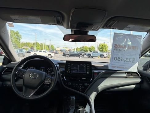 Used 2023 Toyota Camry SE FWD image 11