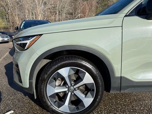 Certified 2024 Volvo XC40 B5 Plus w/ Protection Package Premier image 13