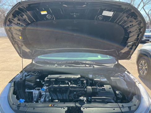 Used 2025 Kia K4 LXS image 31