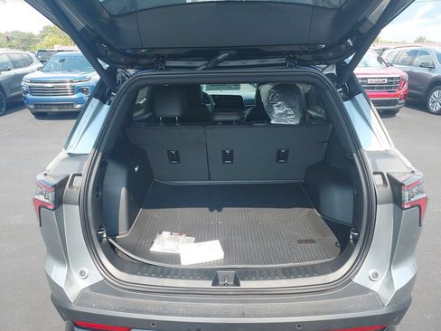New 2027 Chevrolet Equinox RS w/ LPO, Floor Liner Package AWD/4WD image 9