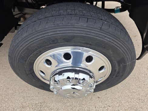 New 2026 RAM 5500 4x4 Crew Cab image 33