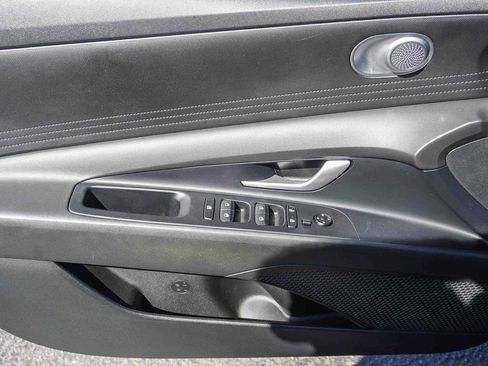 Certified 2023 Hyundai Elantra SEL image 18