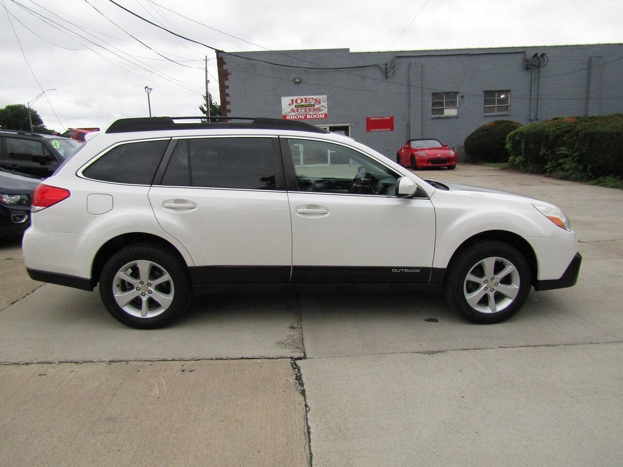 Used 2014 Subaru Outback 2.5i Premium AWD/4WD image 3