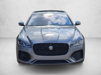 Used 2021 Jaguar XF SE RWD video 2
