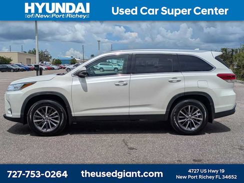 Used 2019 Toyota Highlander XLE AWD/4WD image 2