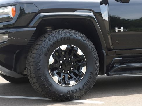 Used 2024 GMC Hummer EV 3X w/ Extreme Off-Road Package AWD/4WD image 33