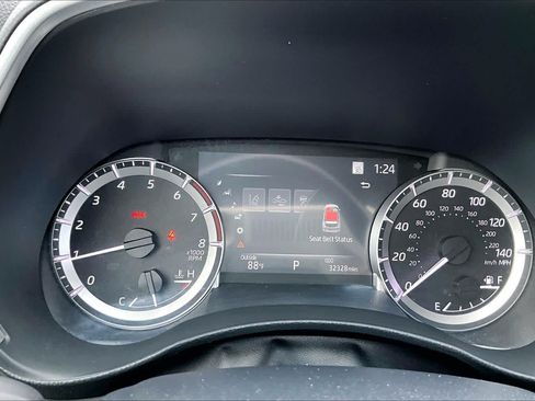 Used 2023 Toyota Highlander XLE AWD/4WD image 26
