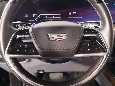 Used 2025 Cadillac Escalade ESV Sport Platinum w/ LPO, Floor Liner Package AWD/4WD image 3