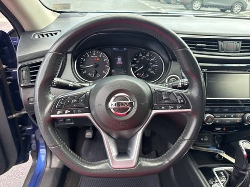 Used 2018 Nissan Rogue SV w/ Premium Package AWD/4WD image 18