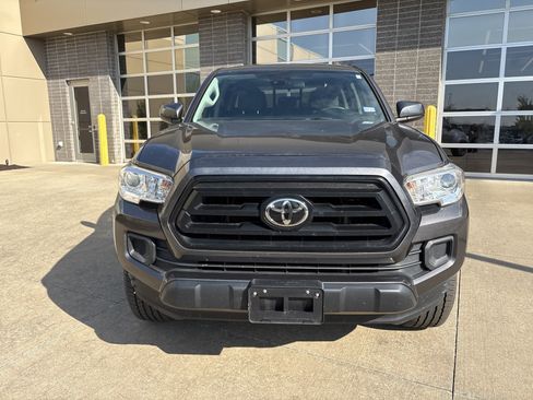 Used 2020 Toyota Tacoma SR w/ SR Convenience Package image 25