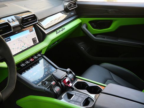 Used 2026 Lamborghini Urus S AWD/4WD image 17