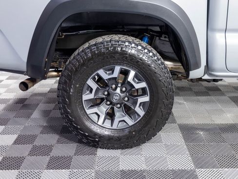 Used 2018 Toyota Tacoma TRD Off-Road w/ Technology Package image 37