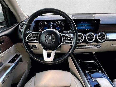 Used 2023 Mercedes-Benz C 300 Cabriolet image 7
