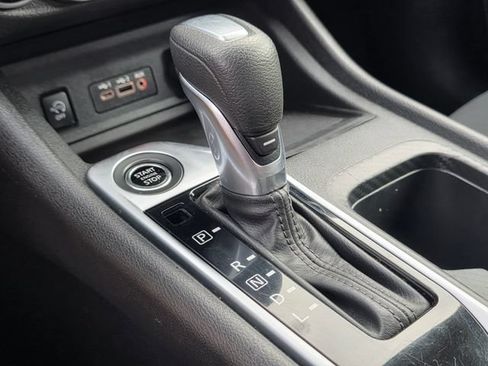 Used 2024 Nissan Sentra SV FWD image 28