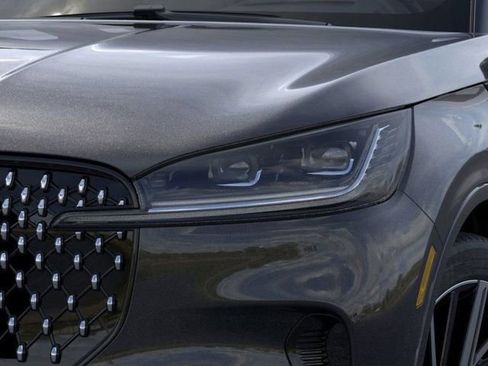 New 2025 Lincoln Aviator Black Label AWD/4WD image 18