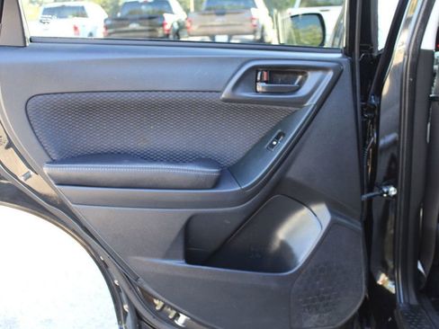 Used 2017 Subaru Forester 2.5i Premium w/ All-Weather Package image 19