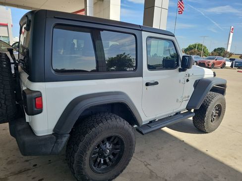 Used 2019 Jeep Wrangler Sport AWD/4WD image 14