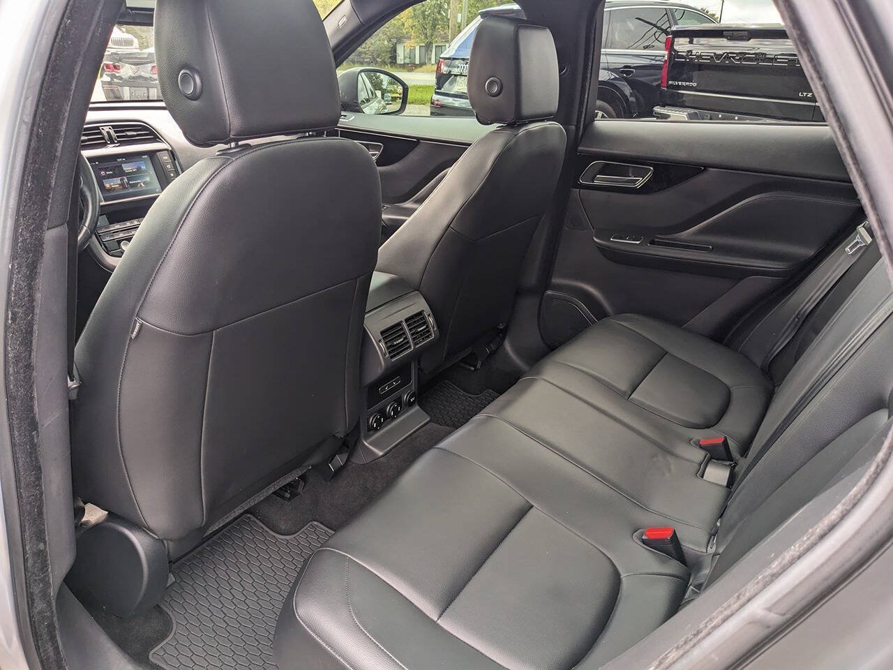 Used 2017 Jaguar F-PACE Premium AWD/4WD image 33