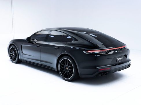 Used 2022 Porsche Panamera Platinum Edition image 3