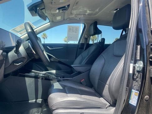 Used 2023 Kia Niro Wave FWD image 7