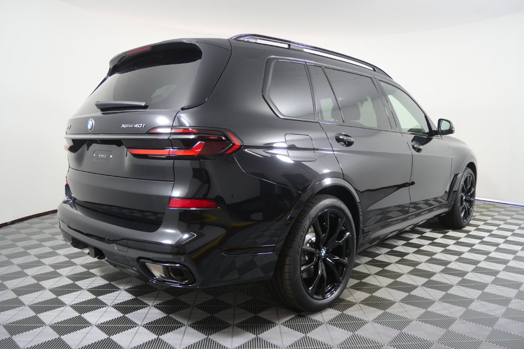 Used 2027 BMW X7 xDrive40i w/ Executive Package AWD/4WD image 4