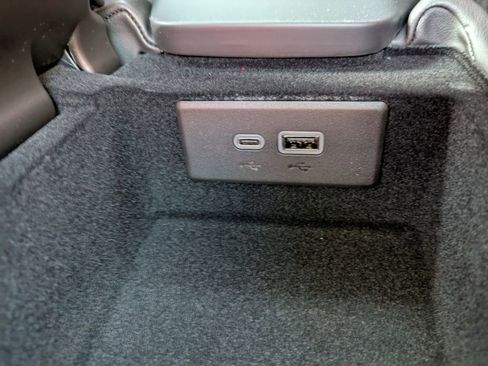 New 2025 Chevrolet Corvette E-Ray image 32