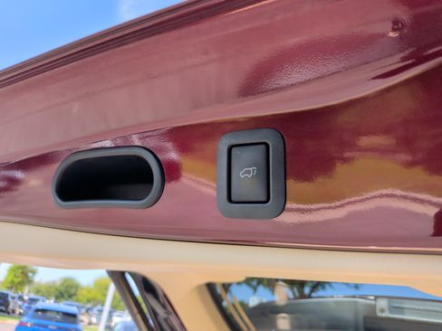 Used 2016 Toyota Highlander Limited FWD image 42