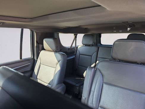 Used 2021 GMC Yukon XL Denali w/ Denali Premium Package RWD image 13