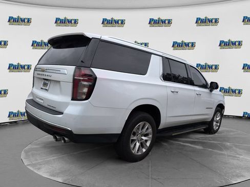 Used 2022 Chevrolet Suburban Premier w/ Premium Package RWD image 3