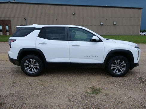 New 2027 Chevrolet Equinox LT FWD image 3