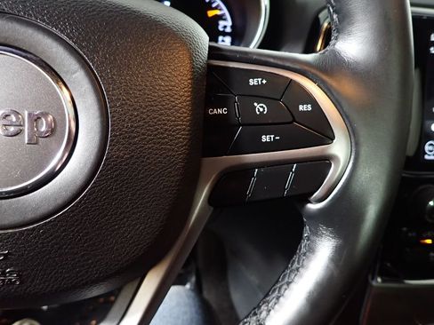 Used 2019 Jeep Grand Cherokee Altitude AWD/4WD image 29