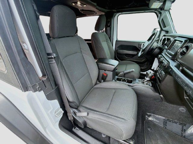 Used 2021 Jeep Wrangler Sport AWD/4WD image 29
