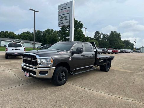 Used 2024 RAM 3500 Tradesman w/ Chrome Appearance Group AWD/4WD image 1