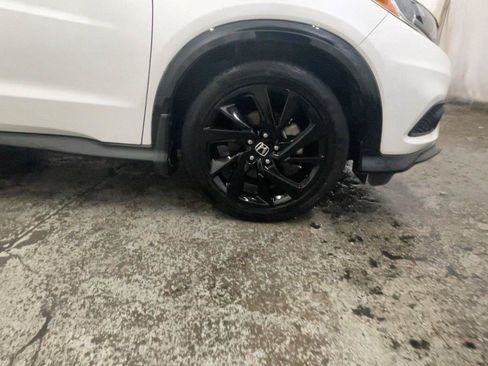 Used 2022 Honda HR-V Sport image 17