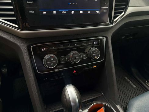 Used 2021 Volkswagen Atlas Cross Sport SEL image 25