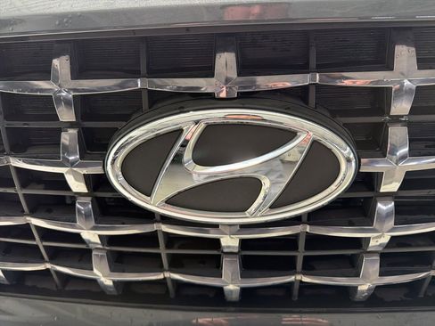 Used 2024 Hyundai Venue SEL image 32