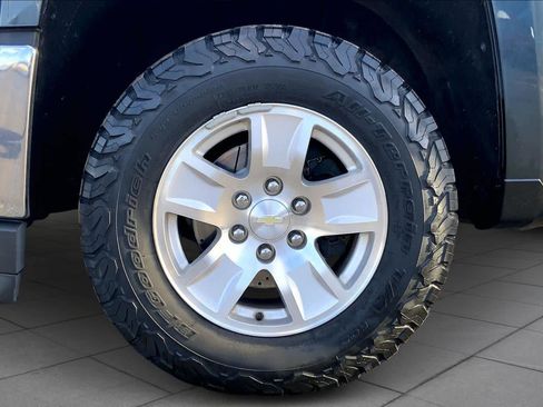 Used 2018 Chevrolet Silverado 1500 LT w/ LT Eassist Package image 10