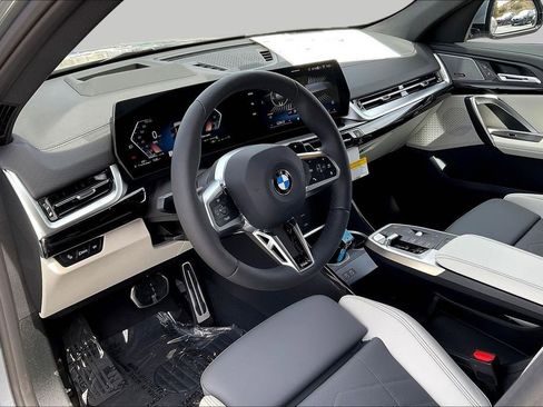 New 2026 BMW X2 xDrive28i w/ Technology Package AWD/4WD image 7