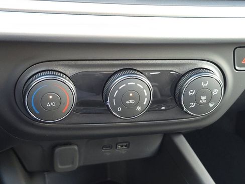 New 2026 Chevrolet Trax LS image 18