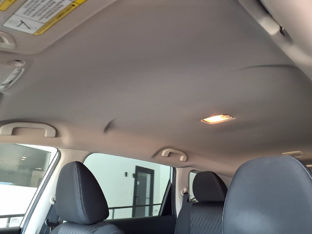 Used 2018 Nissan Rogue S FWD image 9