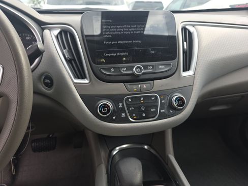Used 2024 Chevrolet Malibu LT image 18